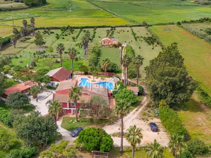 Image No.4-7 Bed Farmhouse for sale