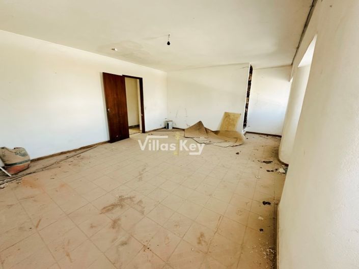 Image No.28-5 Bed House for sale