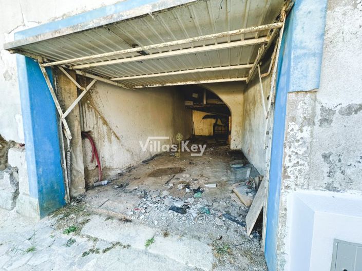 Image No.26-5 Bed House for sale