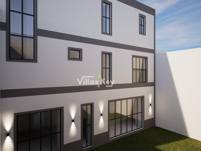 Image No.32-5 Bed House for sale