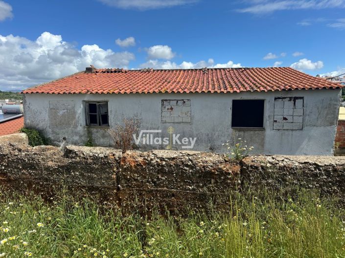 Image No.8-5 Bed House for sale