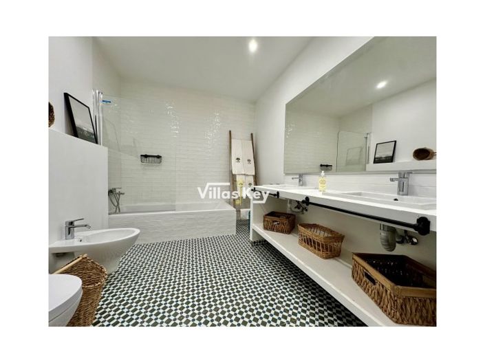 Image No.16-5 Bed House for sale