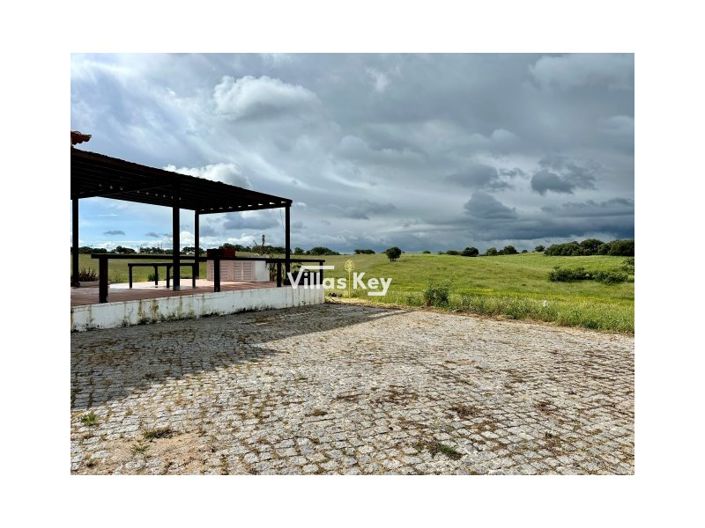 Image No.22-5 Bed House for sale