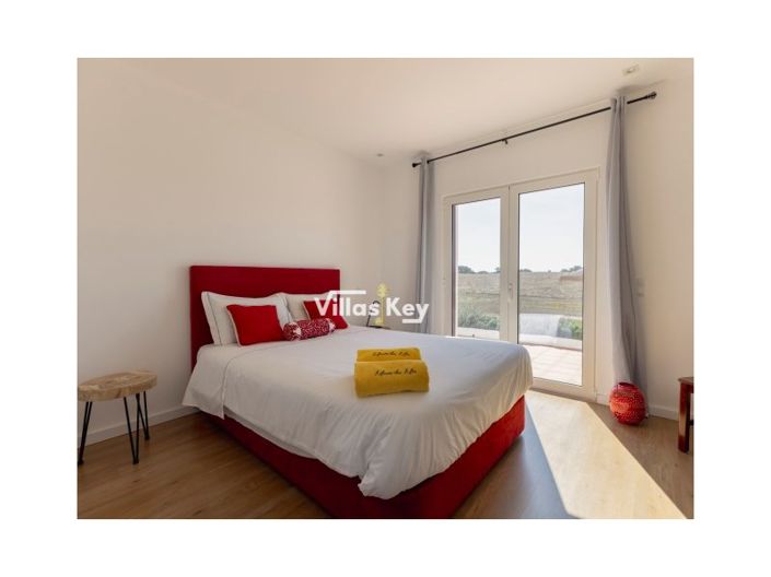 Image No.28-5 Bed House for sale