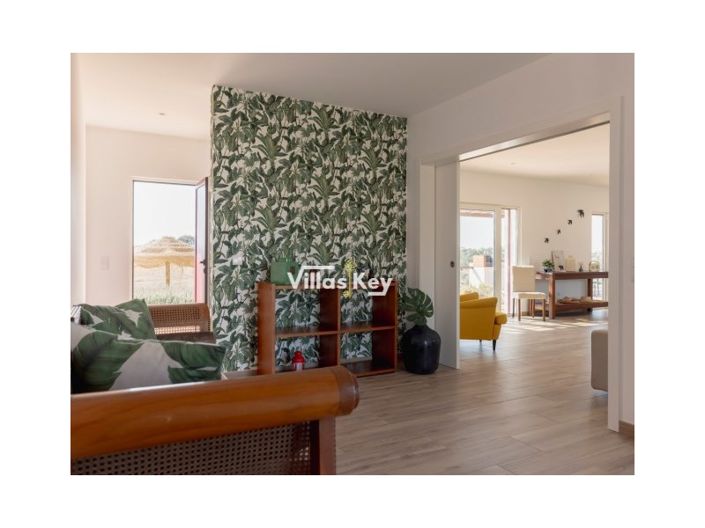 Image No.36-5 Bed House for sale
