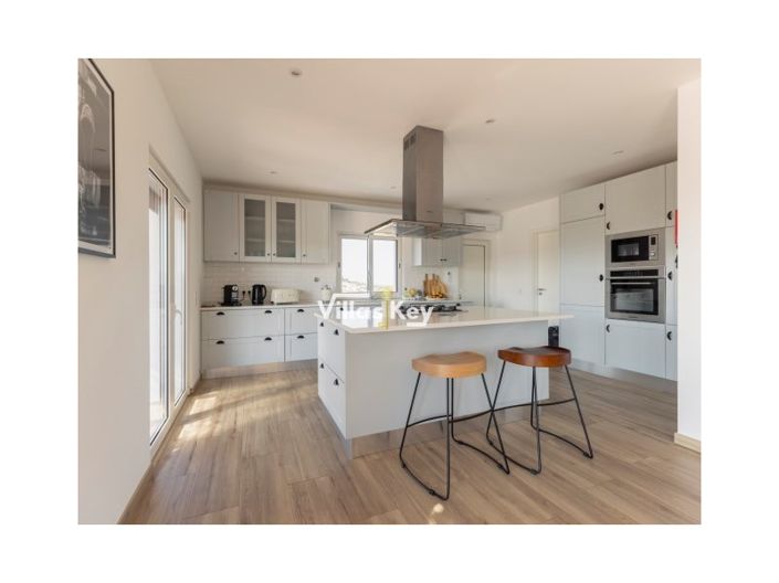 Image No.42-5 Bed House for sale