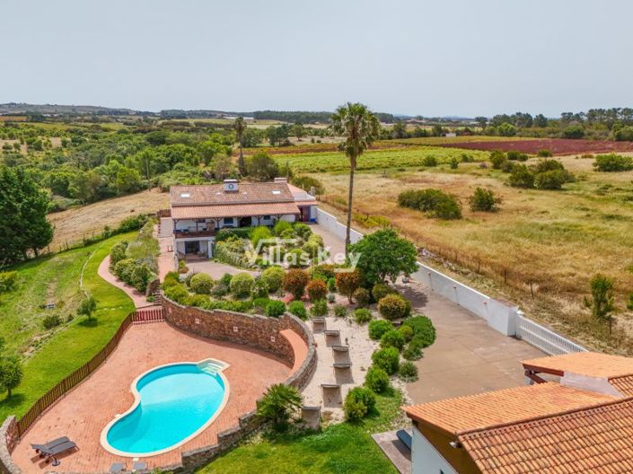 Image No.2-4 Bed Farmhouse for sale