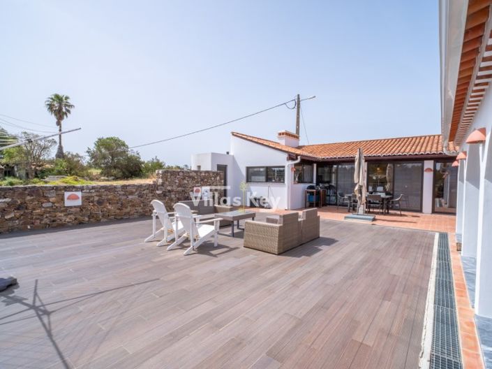 Image No.30-4 Bed Farmhouse for sale