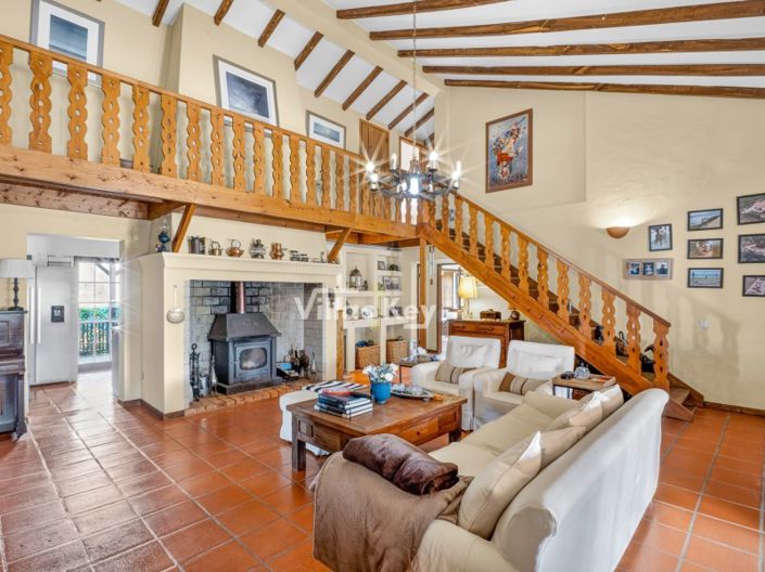 Image No.33-4 Bed Farmhouse for sale