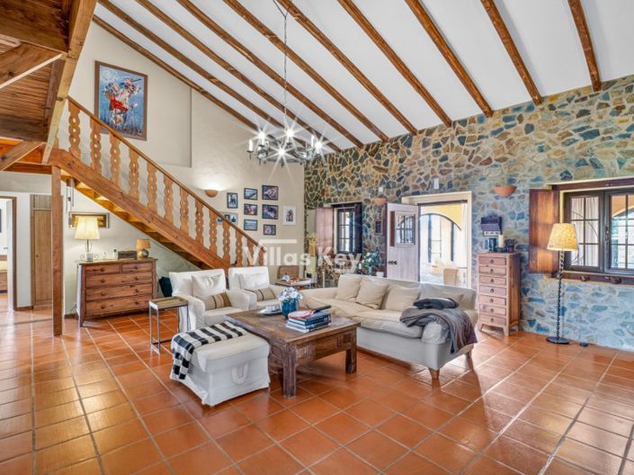 Image No.34-4 Bed Farmhouse for sale