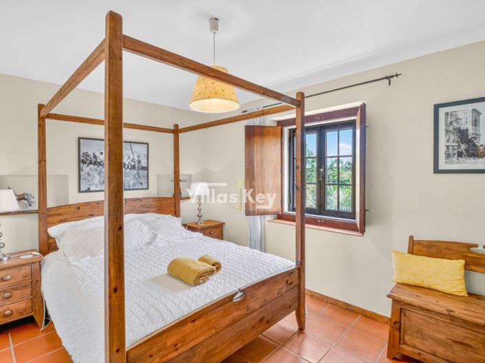 Image No.38-4 Bed Farmhouse for sale