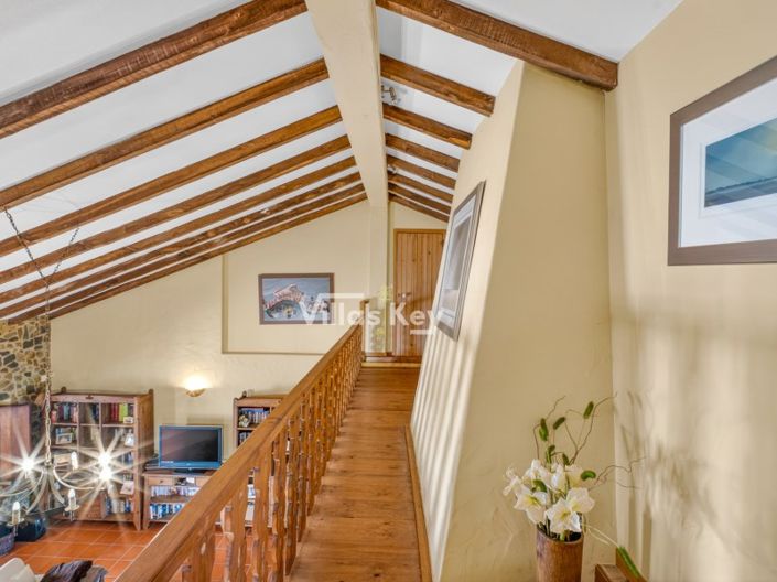 Image No.42-4 Bed Farmhouse for sale