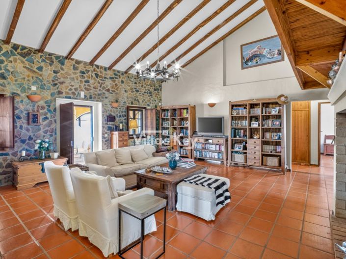 Image No.46-4 Bed Farmhouse for sale