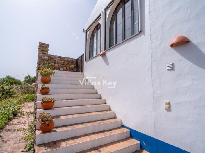 Image No.47-4 Bed Farmhouse for sale