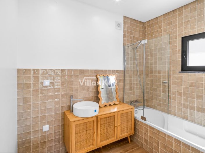 Image No.14-2 Bed Apartment for sale