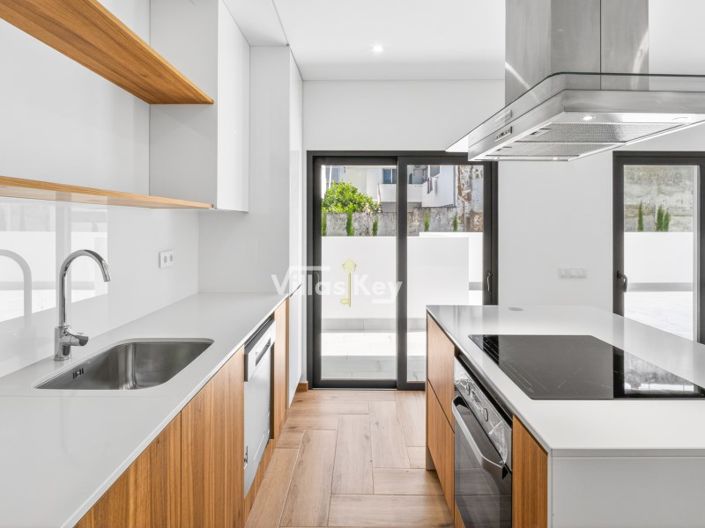 Image No.18-2 Bed Apartment for sale