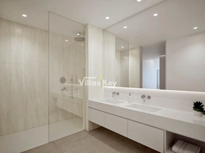 Image No.21-4 Bed House for sale