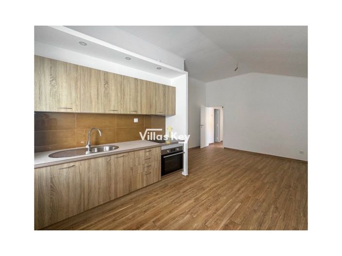 Image No.2-2 Bed House for sale