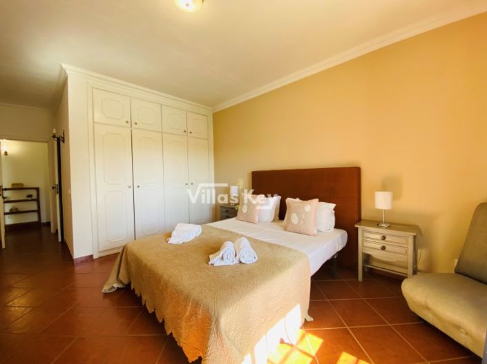 Image No.19-5 Bed House for sale