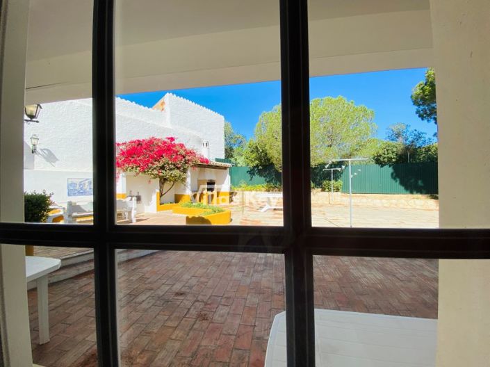 Image No.21-5 Bed House for sale