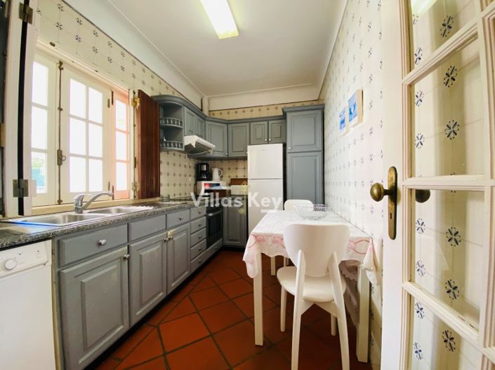 Image No.9-5 Bed House for sale
