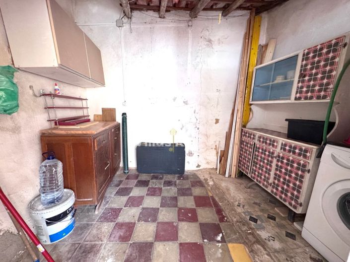 Image No.12-2 Bed House for sale