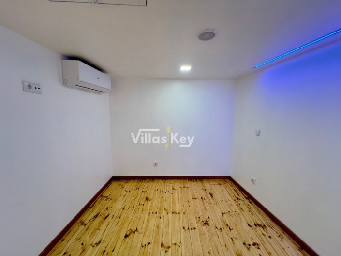 Image No.11-1 Bed House for sale