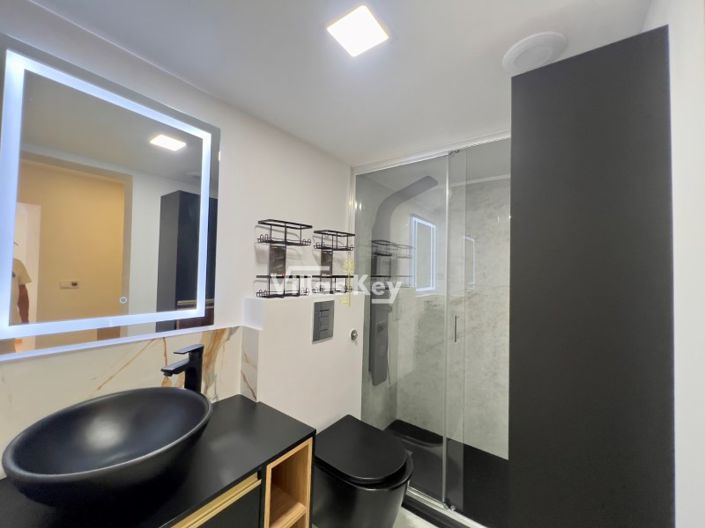 Image No.12-1 Bed House for sale