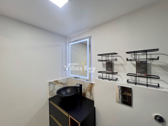 Image No.13-1 Bed House for sale
