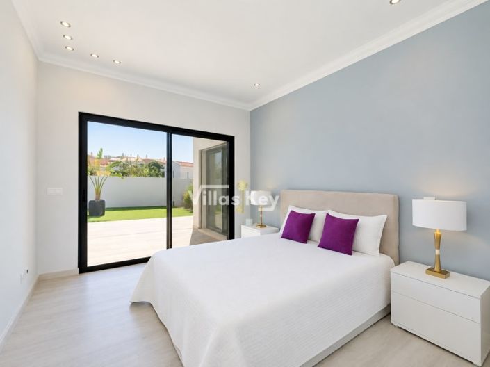 Image No.19-4 Bed House for sale