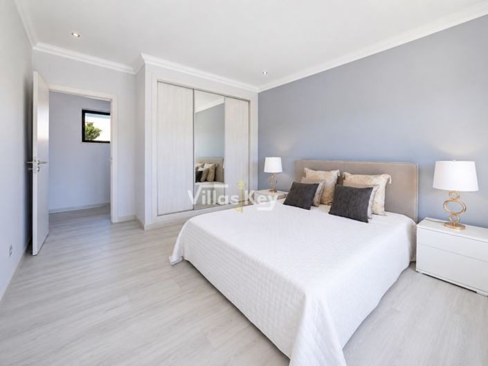Image No.21-4 Bed House for sale