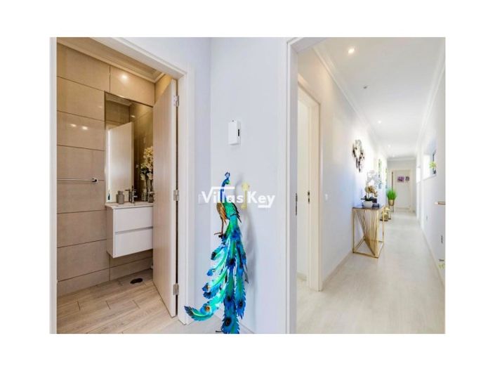 Image No.27-4 Bed House for sale