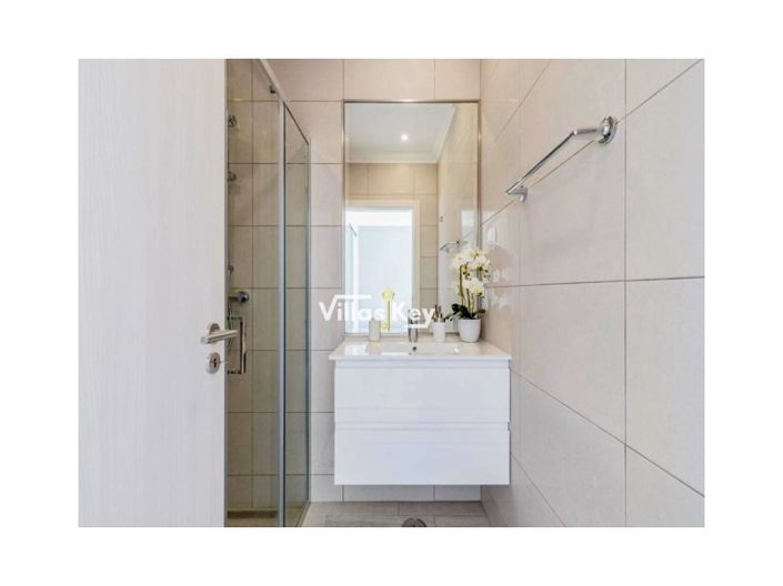 Image No.28-4 Bed House for sale
