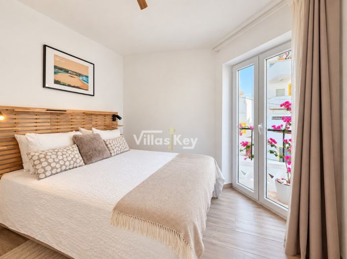 Image No.15-3 Bed House for sale
