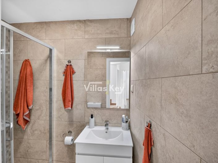 Image No.16-3 Bed House for sale