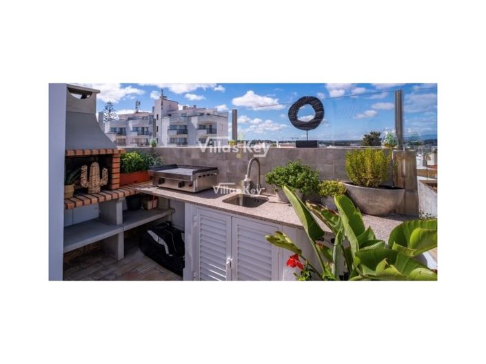 Image No.17-3 Bed House for sale
