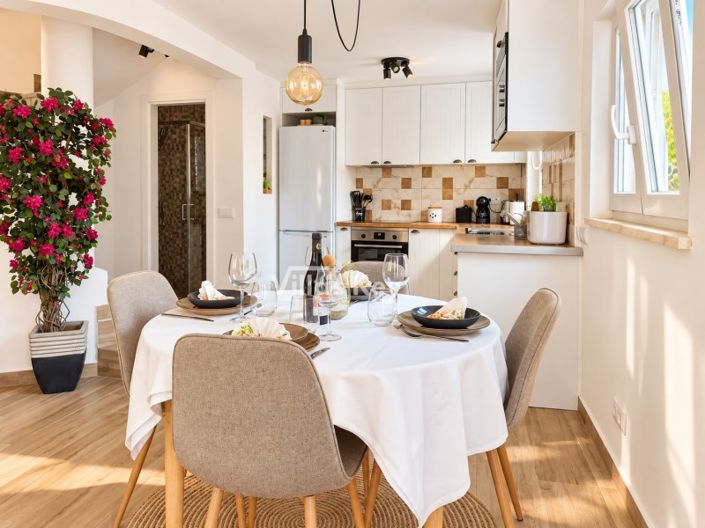 Image No.6-3 Bed House for sale