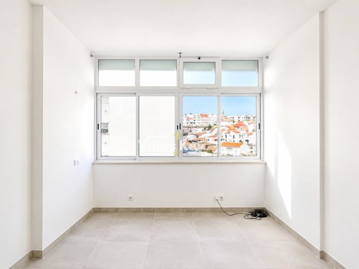 Image No.18-3 Bed Apartment for sale