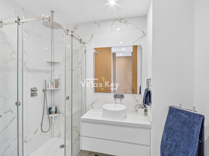Image No.21-3 Bed Apartment for sale