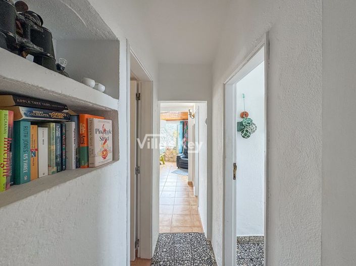 Image No.8-3 Bed House for sale