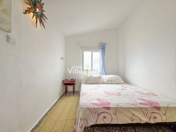 Image No.9-3 Bed House for sale