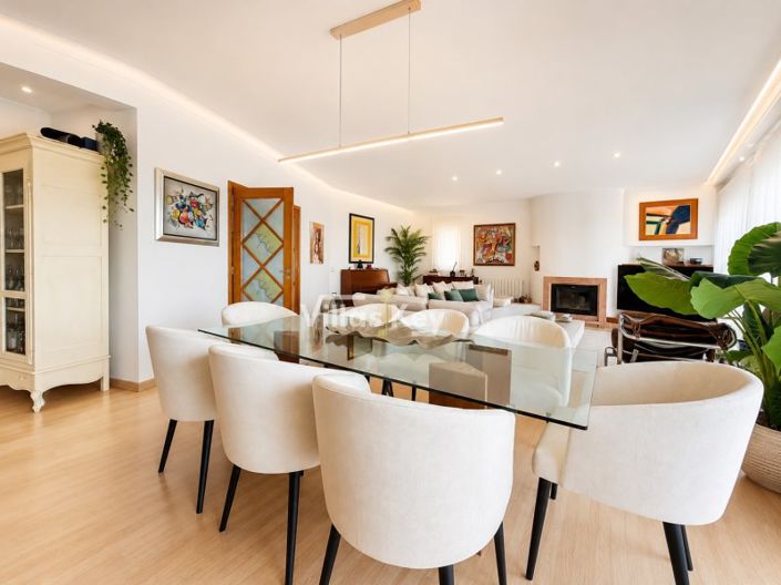 Image No.6-4 Bed House for sale