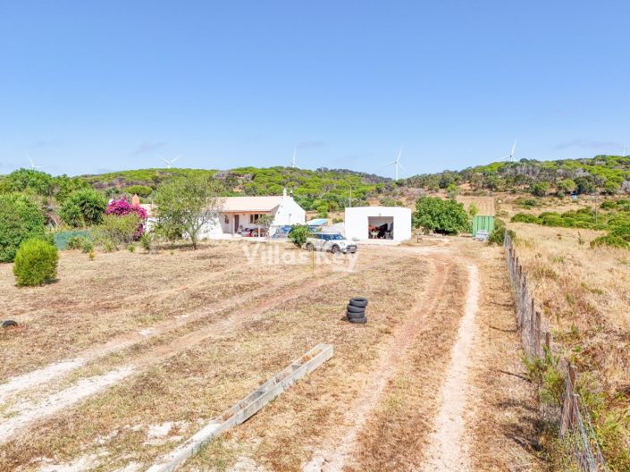 Image No.19-3 Bed Farmhouse for sale