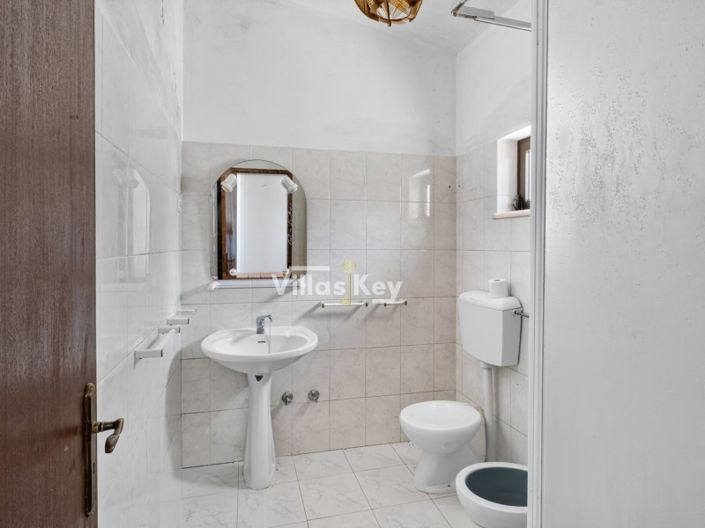 Image No.26-7 Bed House for sale