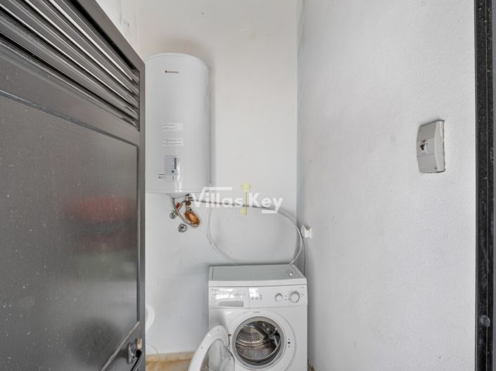 Image No.33-7 Bed House for sale