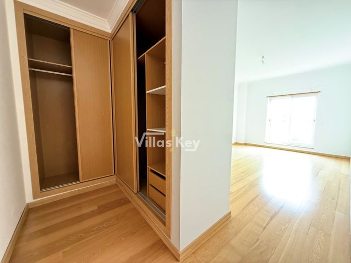 Image No.14-3 Bed Apartment for sale