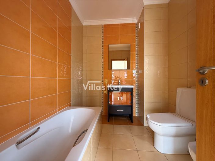 Image No.16-3 Bed Apartment for sale