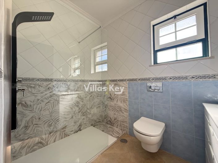 Image No.20-4 Bed House for sale
