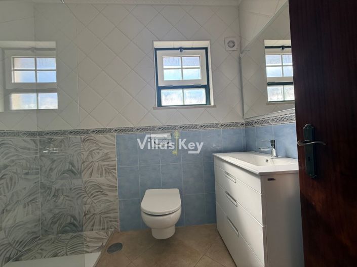 Image No.21-4 Bed House for sale