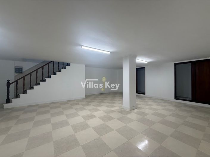 Image No.22-4 Bed House for sale